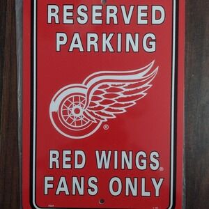 Red Detroit Red Wings parking plastic sign in good condition NHL